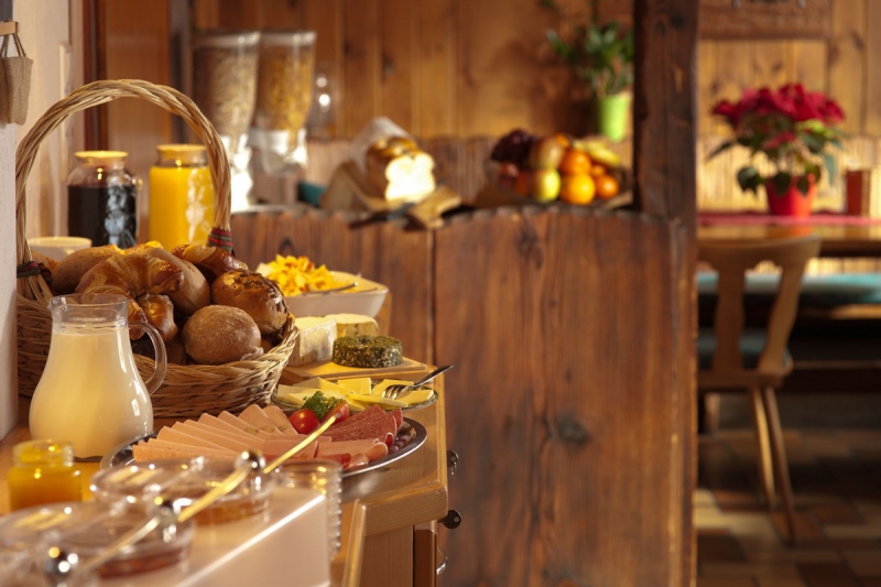 boulangerie-PEGOMAS-min_breakfast_buffet_food_restaurant_meal_hotel_plate_fresh-718745