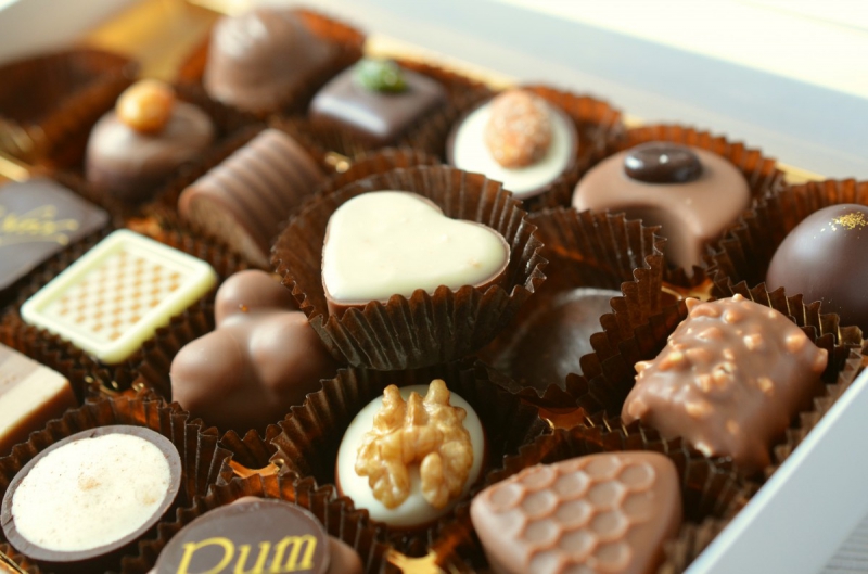 boulangerie-PEGOMAS-min_chocolates_food_candy_calories_nibble_chocolate_heart-782043